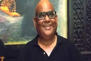 Satish Kaushik Death: होली खेल कर सबको रुला गए हमेशा हंसाने वाले सतीश कौशिक, कार में हार्ट अटैक आने से निधन; बॉलीवुड में शोक की लहर