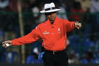 पाकिस्तान के दिग्गज अंपायर अलीम डार ने अंपायरिंग से लिया संन्यास, ICC एलीट पैनल से हटे