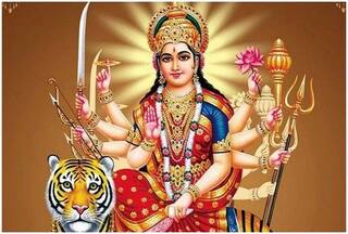 Chaitra Navratri 2023: नवरात्रि खत्म होने से पहले जरूर दान करें ये 5 चीजें, मां दूर्गा होती हैं प्रसन्न