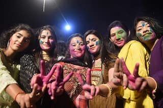 Video: Hindus In Pakistan Smear Colours, Groove To Bollywood Song 'Rang Barse' To Celebrate Holi | Watch