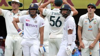 IND vs AUS- भारतीय खिलाड़ियों ने पिच को खुद पर हावी होने दिया: सुनील गावस्कर
