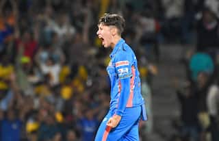 मुंबई इंडियंस की इस्सी वोंग ने WPL 2023 की पहली हैट्रिक दर्ज कर रचा इतिहास