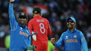 दिनेश कार्तिक ने कहा - मेरी कमेंट्री का लुत्फ उठाते हैं महेंद्र सिंह धोनी