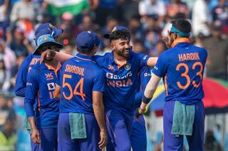 ICC ODI rankings: सिराज ने गंवाया नंबर-1 का ताज, शुभमन गिल बने टॉप भारतीय बल्लेबाज