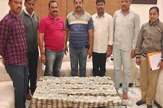 Karnataka: बीजेपी विधायक के बाद अब उद्योगपति के घर पर मिले 3 करोड़ रुपए जब्त