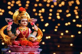 शुक्रवार के उपाय: धनलाभ और तरक्की पाने के लिए आज अपनाएं ये सरल उपाय, बरसेगी मां लक्ष्मी की कृपा
