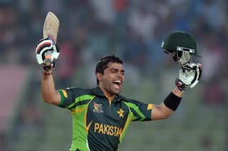 PSL में छाए उमर अकमल, सिर्फ 14 बॉल में ठोके 41 रन, पारी में उड़ाए 5 छक्के