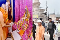 योगी आदित्यनाथ ने यूपी में लगातार 6 साल तक CM रहने का बनाया रिकॉर्ड, अयोध्या में रामलला के किए दर्शन
