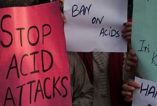Acid Attack in Andhra Pradesh: Two Bike-Borne Men Throw Acid on Woman in Eluru City