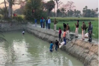 Viral: बिहार में ये कैसी शराबबंदी, तालाब से धड़ाधड़ निकलने लगीं शराब की बोतलें
