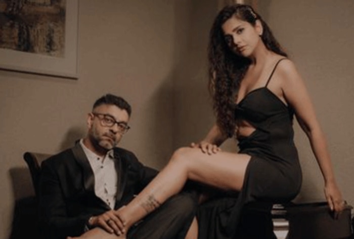 शादी के बाद पहले से भी ज्यादा ग्लैमरस हो गईं दलजीत कौर, पति के साथ रिवीलिंग ड्रेस में दिए पोज