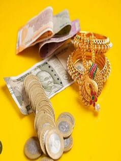 Gold Loan Rates: अगर लेना चाहते हैं गोल्ड लोन, तो यहां देखें कौन बैंक ऑफर कर रहे हैं बेहतर ब्याज दरें