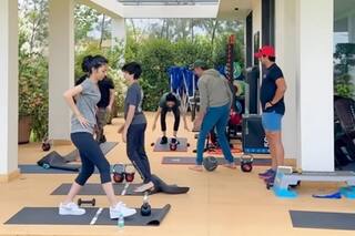 Hrithik Trolled For Ditching 'Rang' on Holi For Workout: 'Kitne Boring Ho Yaar'