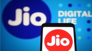 Reliance Jio Announces Postpaid Family Plan at Rs 696 for Four Members | Key Details Here