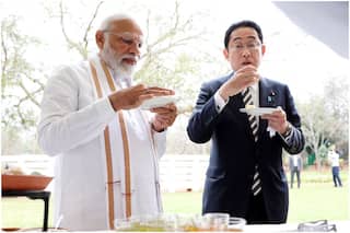 Watch: Japanese PM Fumio Kishida Relishes Gol-gappe, Aam Panna with PM Modi in Delhi