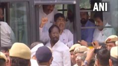 दिल्ली के विजय चौक पर प्रदर्शन कर रहे विपक्षी सांसद हिरासत में लिए गए, मल्लिकार्जुन खड़गे बोले- विपक्ष को खत्म करना चाहती है सरकार