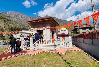 भक्तों के लिए खुले मां शारदा के द्वार, 6 हजार किमी दूर से आई मूर्ति