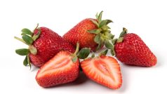 डायबिटीज, हार्ट की बीमारी में बड़े काम का है स्ट्रॉबेरी, खाने पर मिलेंगे कमाल के फायदे