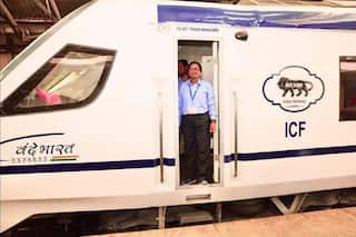 Surekha Yadav: वंदे भारत ट्रेन चलाने वाली पहली महिला लोको पायलट सुरेखा यादव की पीएम मोदी ने की तारीफ, बोले- अमृत काल में साकार होंगी देश की आकांक्षाएं