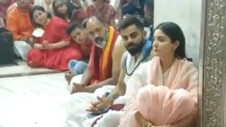 Video : महाकालेश्वर की चौखट पर बैठे नजर आए विराट-अनुष्का, हजारों भक्तों के बीच किया दर्शन