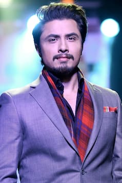 Top 10 : इन पाकिस्तानी सिंगर्स ने भारत में खूब कमाया नाम और पैसा