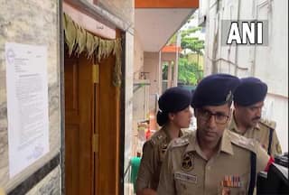 असम पुलिस ने बेंगलुरु में युवा कांग्रेस प्रेसिडेंट बी. वी. श्रीनिवास के घर पर नोटिस चिपकाया, कहा, जांच के लिए पेश हों