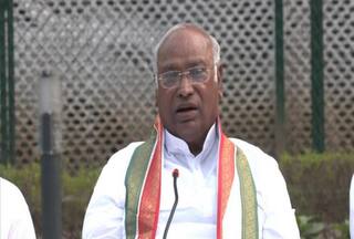 कांग्रेस अध्यक्ष मल्लिकार्जुन खरगे ने लिखा पीएम मोदी को पत्र, जातिगत जनगणना कराने की मांग, कहा- 'जिसकी जितनी आबादी, उतना हक' मिले