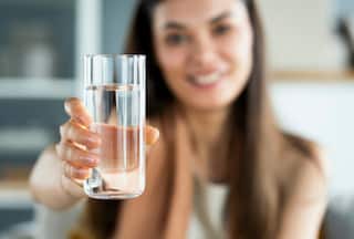 3 Mistakes to Avoid While Drinking Water, Experts Speak!