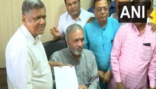 कर्नाटक में बीजेपी को बड़ा झटका: पूर्व मुख्यमंत्री जगदीश शेट्टर ने विधायक पद से दिया इस्तीफा, कांग्रेस से मिला ऑफर