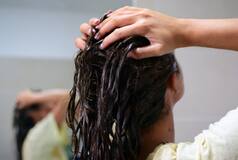How to Use a Hair Mask And Conditioner For Healthy Manes?