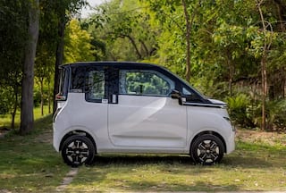 MG ने लॉन्च किया Comet EV, कीमत 7.98 लाख, लोग कर रहे Tata Tiago EV से तुलना