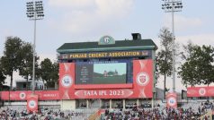 KKR vs PBKS: इस वजह से करीब आधे घंटे रुका रहा खेल, सोशल मीडिया पर फूटा लोगों का गुस्सा