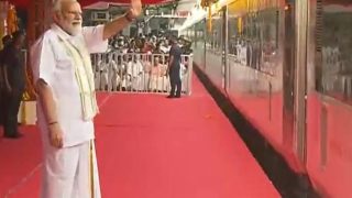 तिरुवनंतपुरम पहुंचे पीएम मोदी, स्वागत में खड़े लोगों का किया अभिवादन, वंदे भारत एक्सप्रेस ट्रेन को दिखाई हरी झंडी