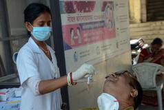 Coronavirus Case Update: देश में सामने आए 12 हजार से ज्यादा नए मामले, 42 मरीजों की मौत