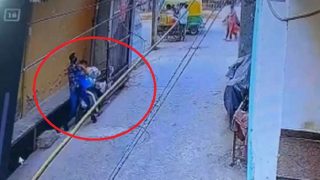 Caught on Camera: Man Assaulted, Robbed In Broad Daylight In Delhi's Seelampur; Accused Held