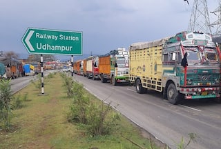 Jammu-Srinagar NH Closed, Over 300 Vehicles Stranded Due To Landslides In Ramban