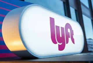 राइड-हेलिंग प्लेटफॉर्म Lyft ने 1,072 कर्मचारियों की छंटनी की