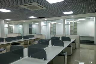 'शुक्रवार को ऑफिस से जल्दी निकल सकते हैं ', ऐसा ऑफर देकर काम पर बुला रहीं कंपनियां, लोगों ने कहा - देखते हैं