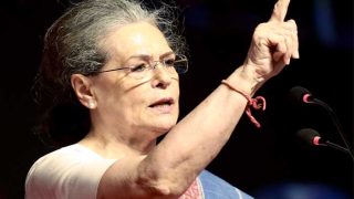 बीजेपी ने सोनिया गांधी के खिलाफ इलेक्शन कमीशन में दर्ज कराई शिकायत, कांग्रेस की मान्यता रद्द करने की मांग की