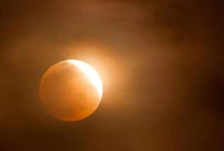 Chandra Grahan 2023: बुद्ध पूर्णिमा के दिन लगेगा चंद्र ग्रहण, भूलकर भी न करें ये काम