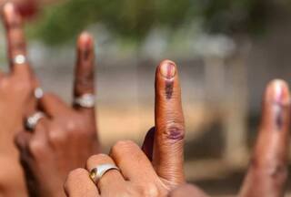 UP Municipal Election 2023: रक्षा मंत्री राजनाथ सिंह ने लखनऊ में किया मतदान, लोगों से की वोट देने की अपील