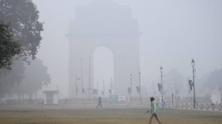 Weather Update: कतई शिमला हो रखी है दिल्ली, कल दिनभर बारिश के बाद आज सुबह कोहरे की चादर से ढका NCR