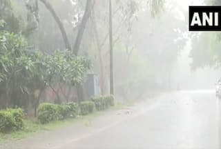 Weather News: दिल्ली- एनसीआर में झमाझम बरसे बादल, बेमौसम बारिश से कई जगह जलजमाव, बद्रीनाथ और केदारनाथ तीर्थयात्रा श्रीनगर में रोकी गई   