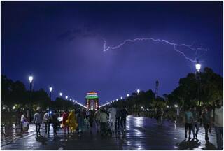 Delhi Weather Update: बारिश-तेज हवाओं से दिल्ली का मौसम हुआ सुहावना, IMD ने बताया कब तक गर्मी से रहेगी राहत