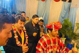 Bihar में 'बागेश्वर बाबा' पर सियासी संग्राम, BJP MP मनोज तिवारी बोले-धीरेंद्र शास्त्री का भव्य स्वागत होगा, विरोध करने वाले मानवता के विरुद्ध