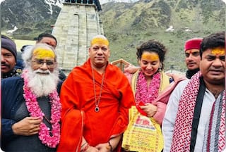 कंगना रनौत ने बाबा केदारनाथ के दरबार में टेका मत्था, कहा 'हर-हर महादेव'