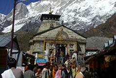 Kedarnath Yatra Registration Halted Till May 8 Amid Heavy Snowfall