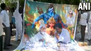 Video: सिद्धारमैया के आवास के बाहर लगे भगवान राम और बजरंग बली के पोस्टर को हटाया गया