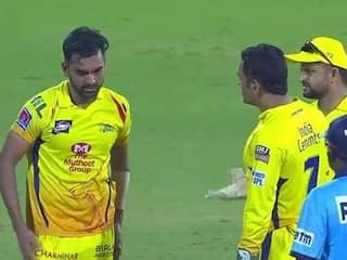 WATCH: एक ओवर में लगातार दो बीमर फेंकने के बाद MS Dhoni ने आखिर कहा क्या था? दीपक चाहर ने किया खुलासा
