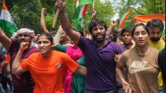 Wrestlers Protest: किसान नेता टिकैत ने पहलवानों को मेडल गंगा में बहाने से रोका; मांगा पांच दिन समय